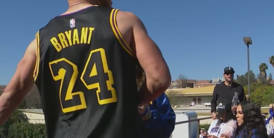 Cooper Kupp shows up in Kobe Bryant Lakers jersey to Super Bowl parade -  Sports Illustrated