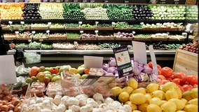 Talks resume between SoCal grocers, workers