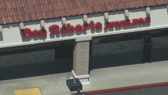 2 detained in smash-and-grab at Paramount jewelry store