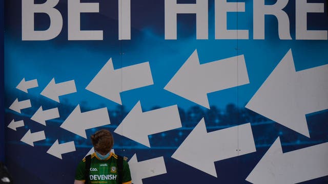 Former pro baseball player charged in illegal sports betting ring involving former, current pro athletes