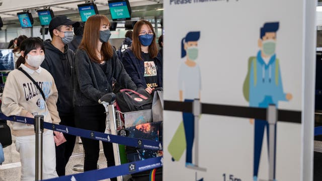 Airline CEOs ask Biden to end federal mask mandate: 'Makes no sense'