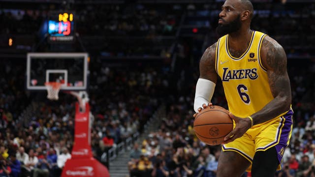 LeBron James closes in on Kareem Abdul-Jabbar on all-time scoring list