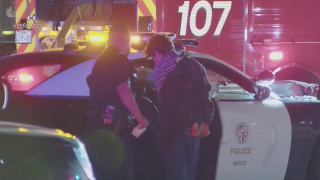 High-speed pursuit suspects crash into 2 other cars in Chatsworth