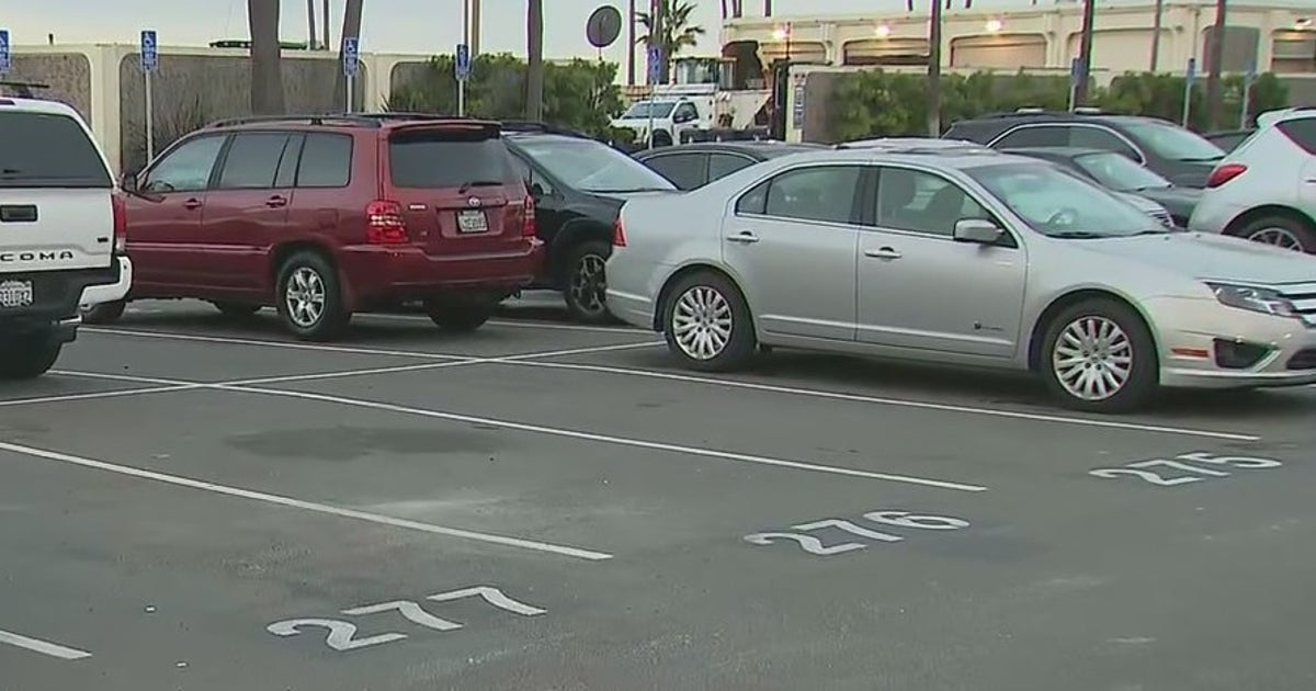 Long Beach parking lot shooting: Man found shot to death near Rosie’s ...