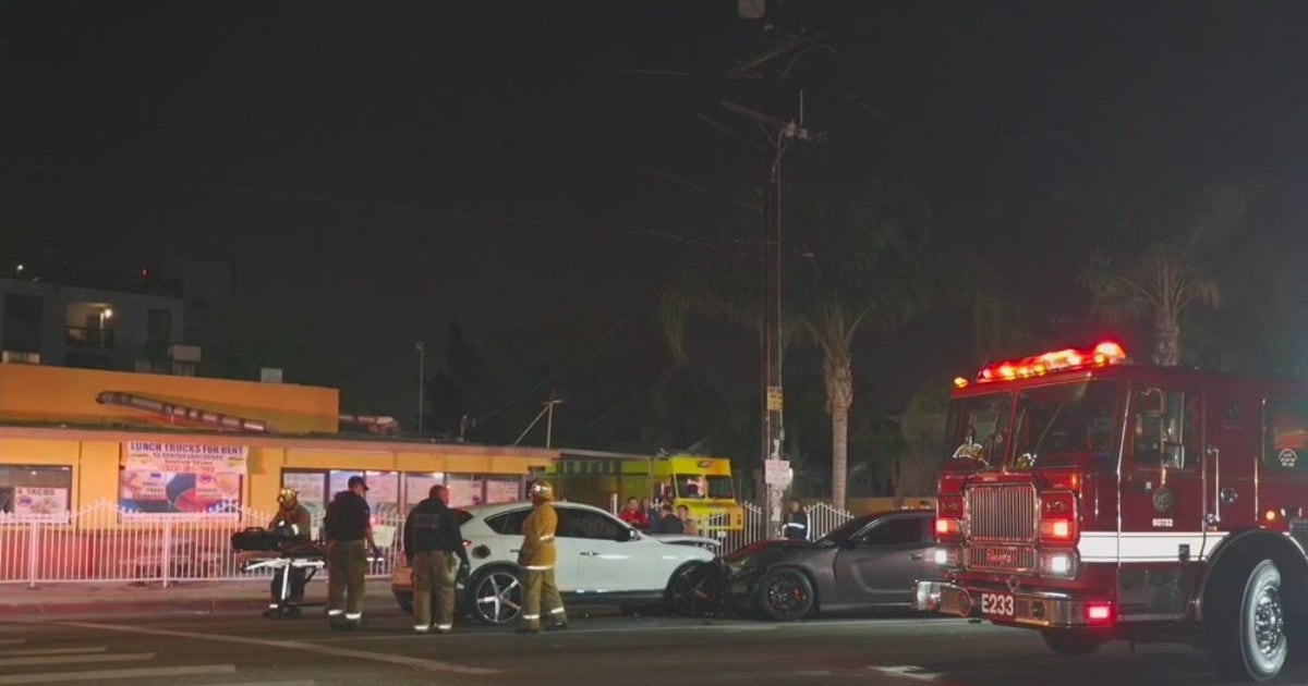 Fatal head-on crash turns into shooting investigation in South LA | FOX ...
