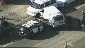 3 people, including 2 LAPD officers, hospitalized after crash downtown