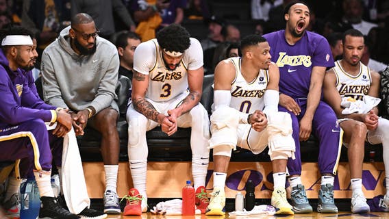 Lakers fail to make NBA playoffs, play-in tournament after loss to Phoenix Suns