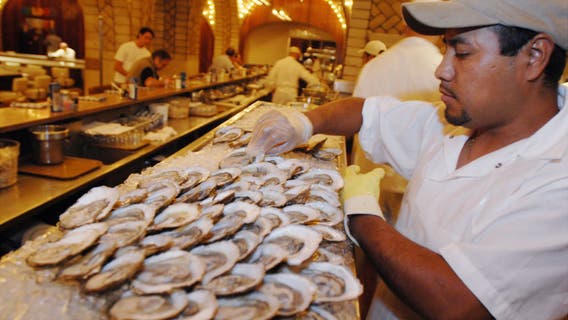 Raw oyster illness spike worries Los Angeles health officials amid recent, widespread outbreak