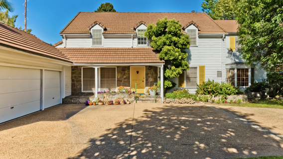 Betty White's Brentwood home up for sale as Carmel house sells nearly $3M over asking