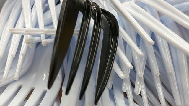 LA County moves to ban single-use plastics in food service