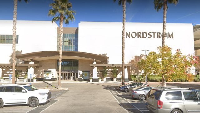 Father demands accountability after 5 California teenagers attacked and robbed in mall