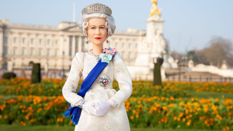 Queen Elizabeth II Barbie Buckingham Palace