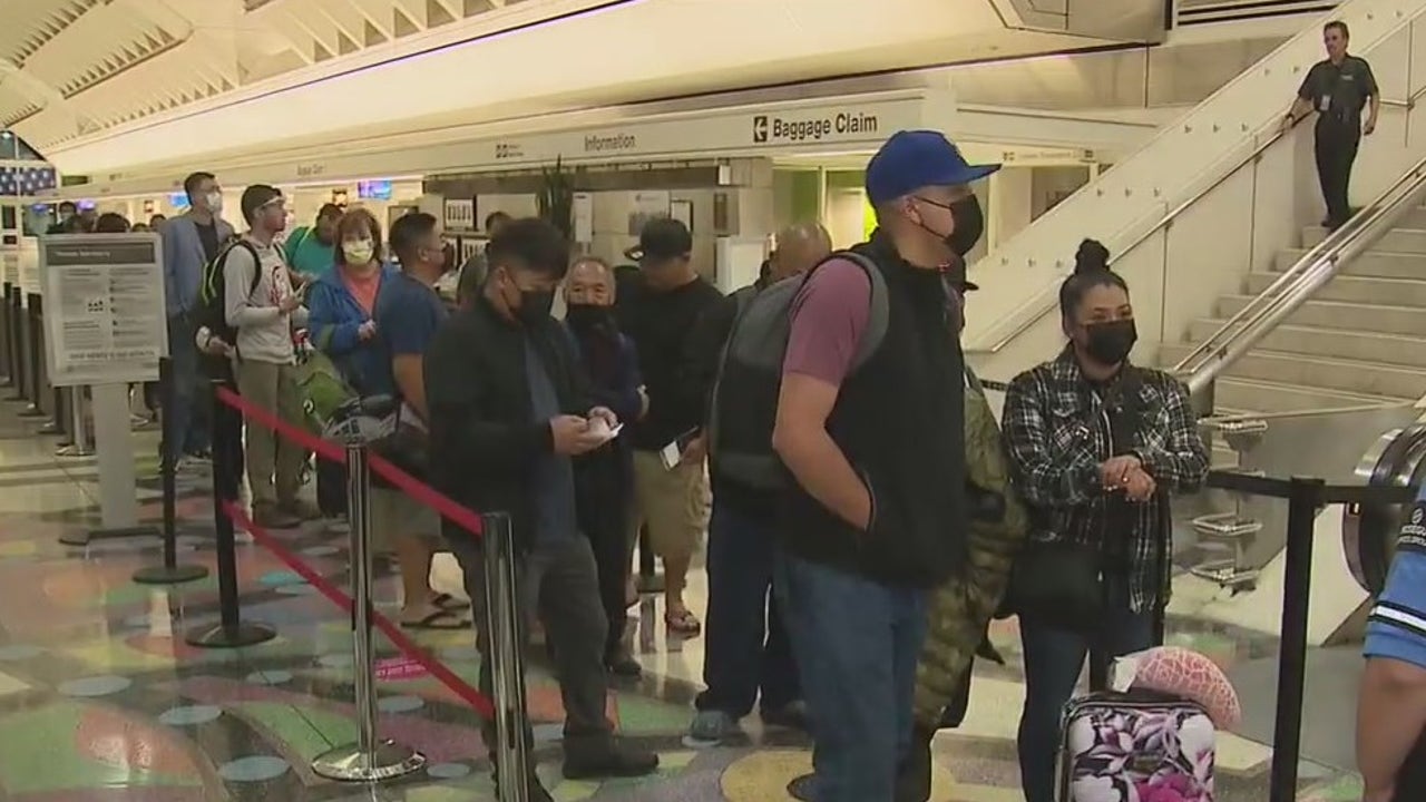 Memorial Day Weekend: Pre-pandemic Levels Of Travel Expected | FOX 11 ...