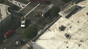 1 dead in downtown Los Angeles car fire