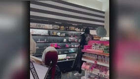 Video: Thieves hit Sephora store in Cerritos