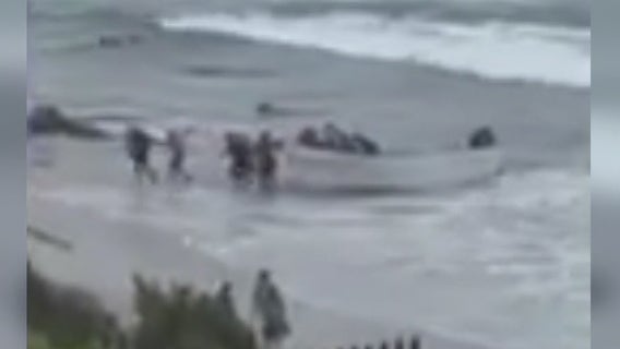 Video shows presumed undocumented immigrants landing on Laguna Beach
