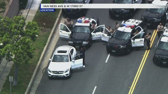 2 robbery suspects arrested after high-speed police chase ends in Torrance
