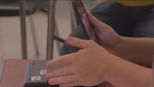 New program offering free high-speed internet for thousands of LAUSD students