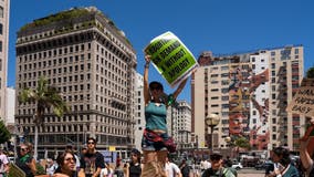 Downtown LA protests over SCOTUS abortion ruling enter 3rd day