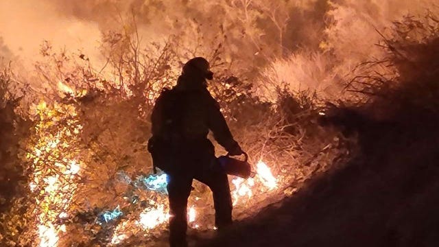 Brush fire in Riverside County 10% contained