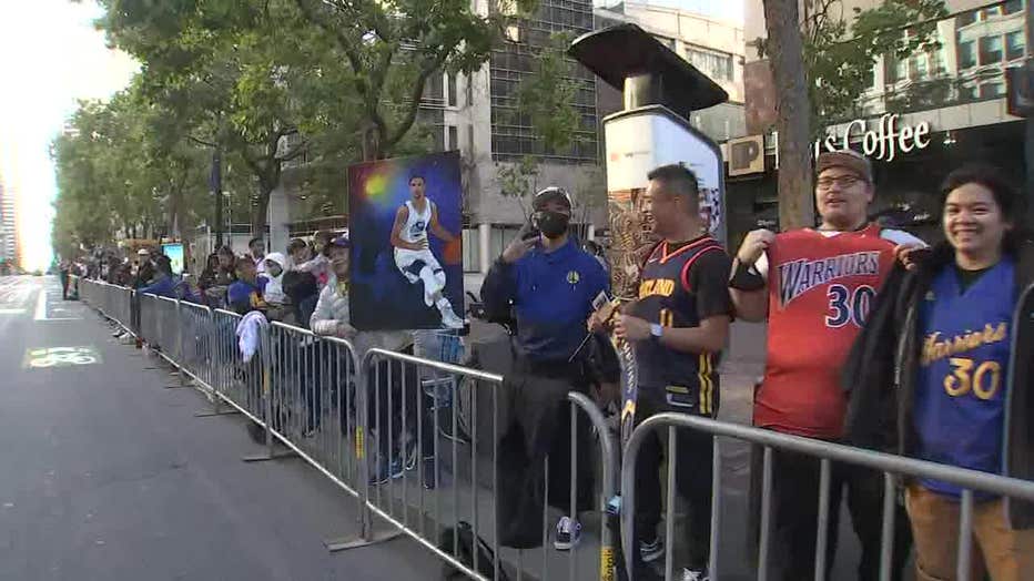 8-FANS-WARRIORS-PARADE-3_00.00.15.30.jpg