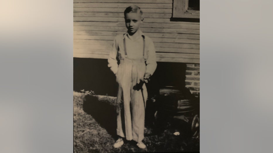 ElvisChildhoodHomeB_0822.jpg