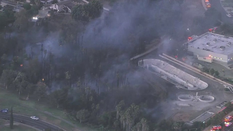 1 Firefighter Injured In Jurupa Valley Brush Fire | FOX 11 Los Angeles