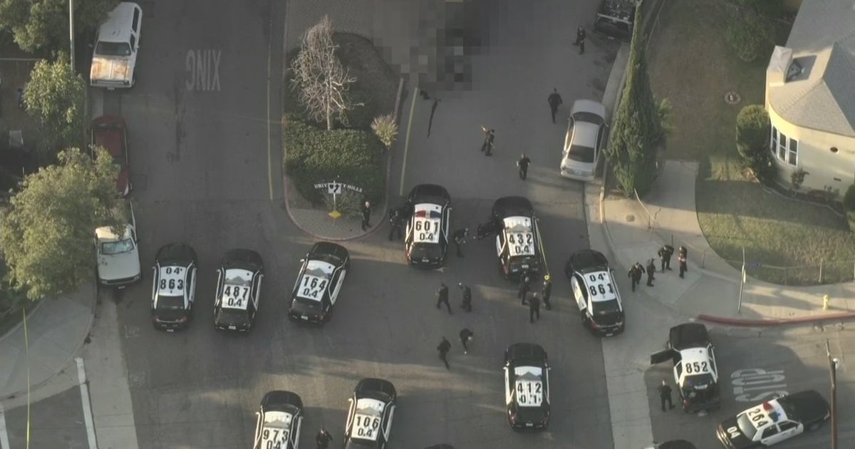 Police chase ends in shooting in East Los Angeles area | FOX 11 Los Angeles