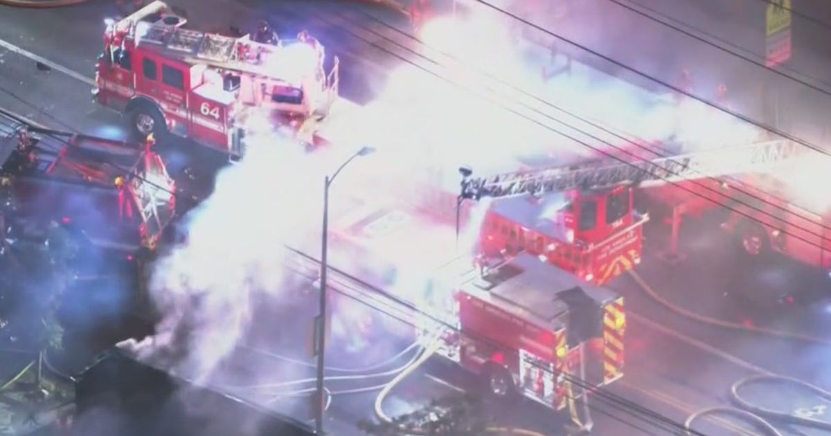3 firefighters injured in South LA fire | FOX 11 Los Angeles