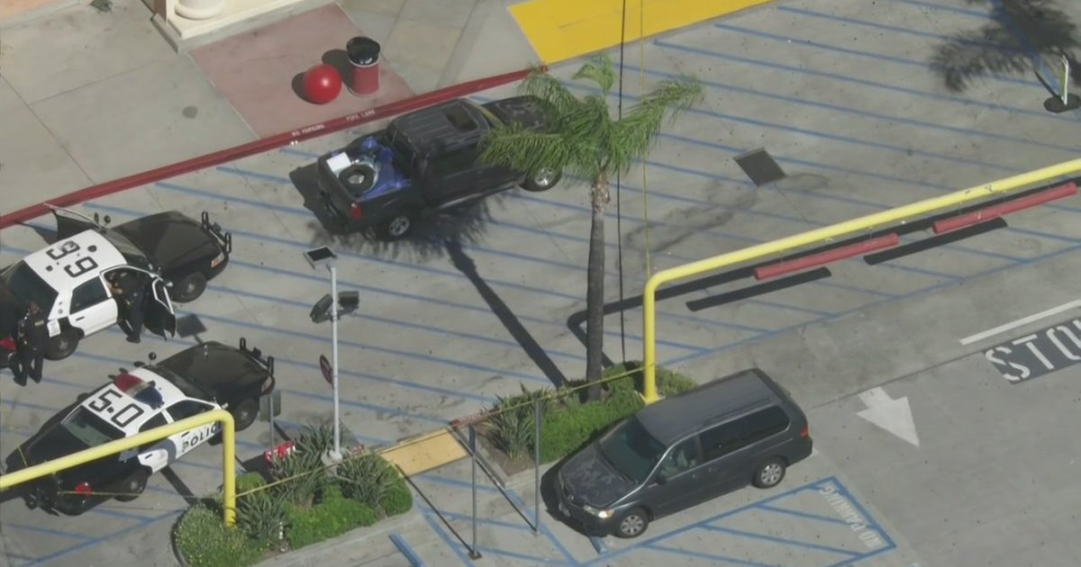 Elderly man stabbed to death in Pasadena | FOX 11 Los Angeles