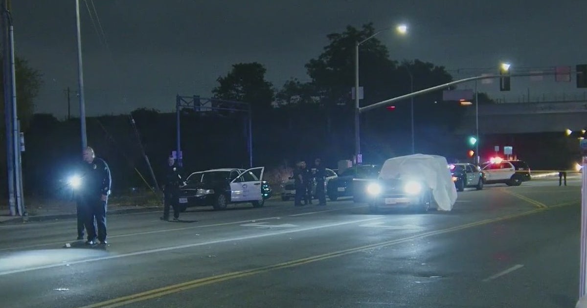 Man gunned down in suspected road rage shooting in South LA | FOX 11 ...