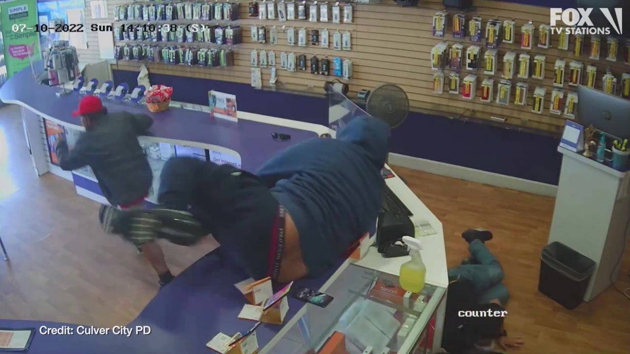 VIDEO: Armed Gunman Robs Boost Mobile In Culver City In Broad Daylight ...