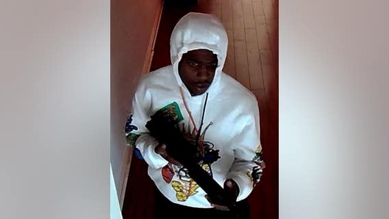 Suspect used assault rifle to rob Redondo Beach business, police say