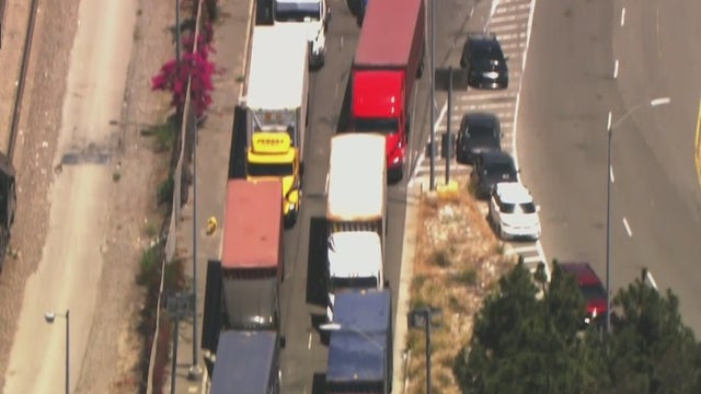 Truckers protest AB5 around Port of LA