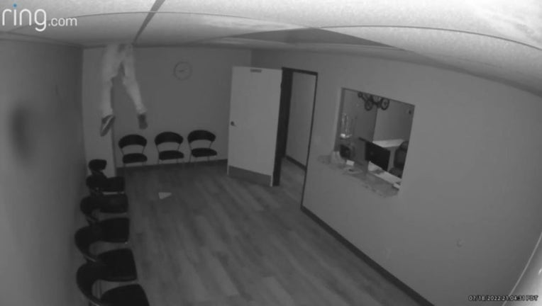 Man breaks into Glendale medical office by way of ceiling