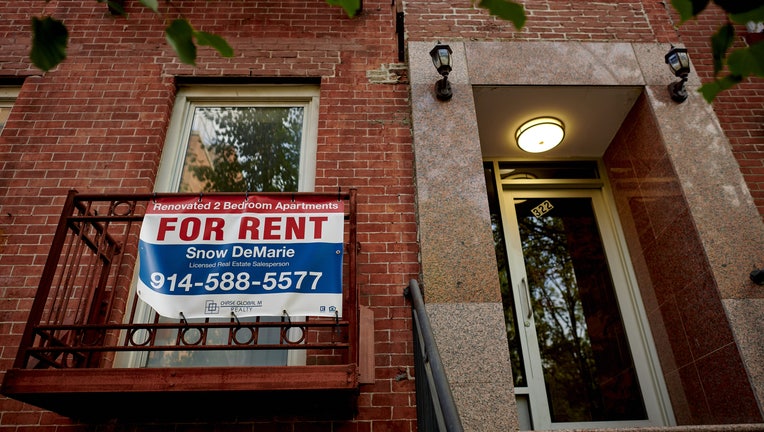 Manhattan Rents Soar To A Record With Landlords In Driver's Seat