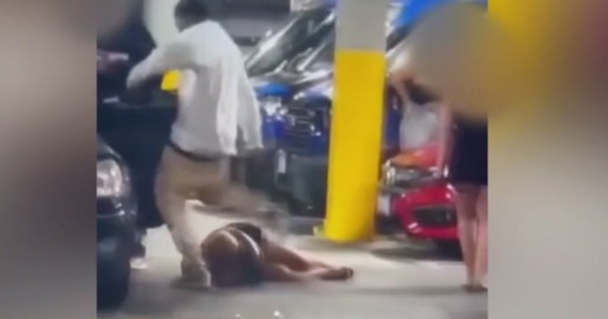Charges filed against man accused of assaulting woman in Hollywood ...