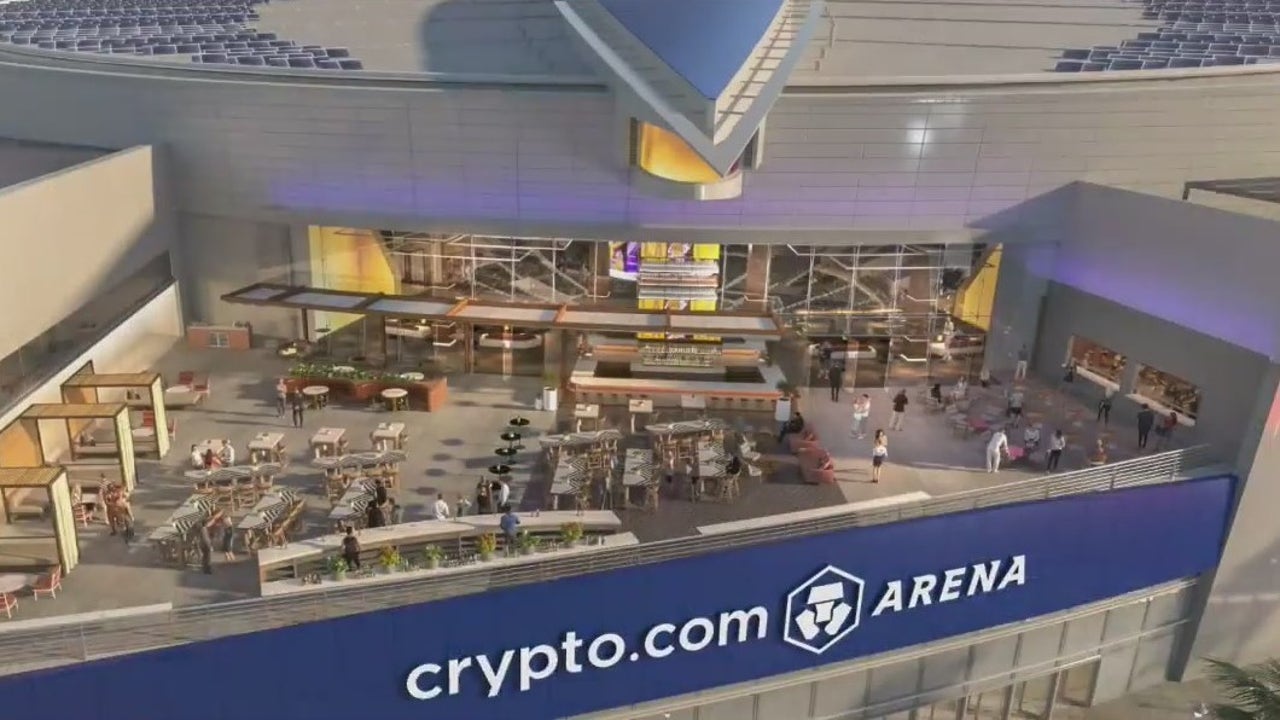 PHOTOS: Rams players visit Los Angeles Kings at Crypto.com Arena