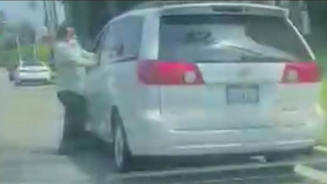 VIDEO: Street vendor attacked and carjacked by homeless man in Hancock Park