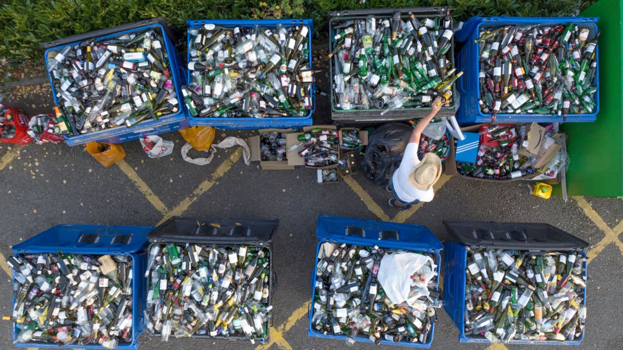 California S New Recycling Law Gives You 10 Cents For Every Wine   GettyImages 1411210894 