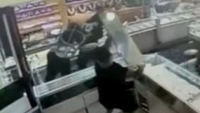 VIDEO: DTLA jewelry store employees fight off 6 smash-and-grab robbers