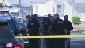 Man killed in robbery-turned shooting at Encino rental home: LAPD