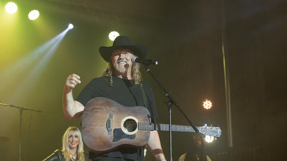 'Monarch' star Trace Adkins shares the real reason he didn't ask Blake Shelton or Tim McGraw for acting advice