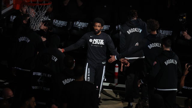 Kyrie Irving bashes Eric Adams after latest NYC vaccine mandate change: 'Biggest violation of human rights'