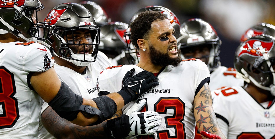 Buccaneers WR Mike Evans suspended one game without pay following