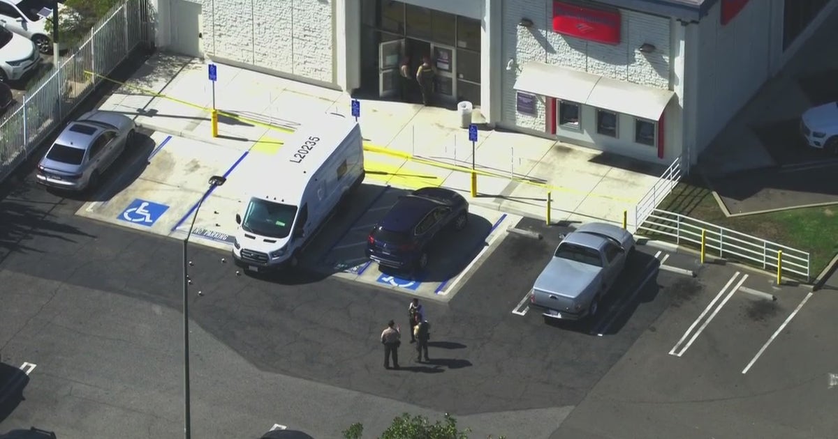 Armored truck guard shot during robbery attempt at Carson bank | FOX 11 ...