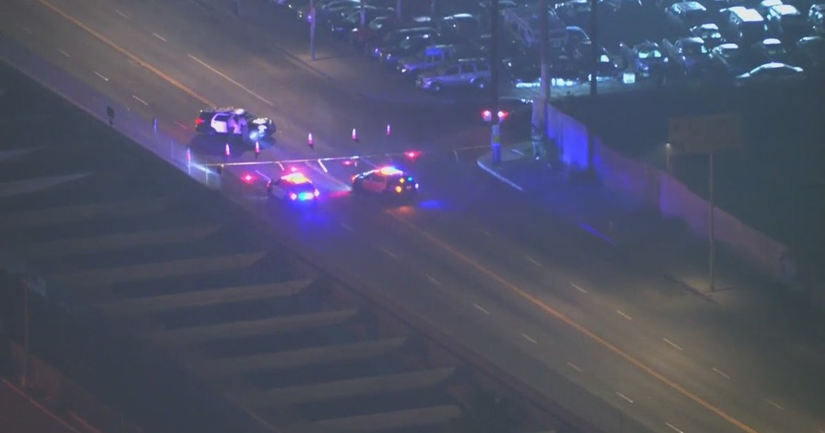 Shooting death investigation underway in South LA | FOX 11 Los Angeles