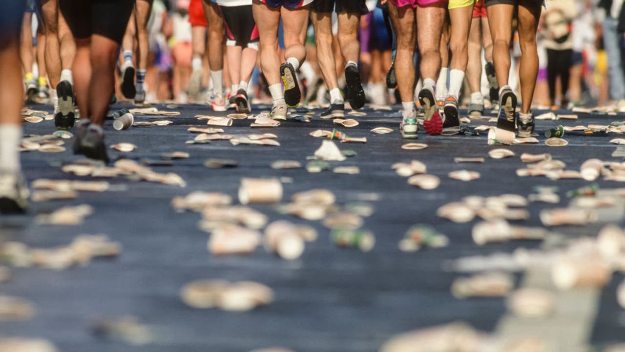 Over a hundred people running from LA to San Diego for a good cause