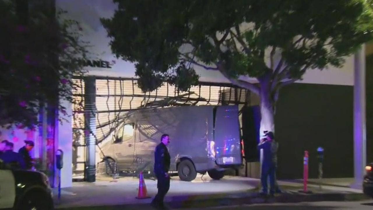 Burglars crash vehicle into Beverly Hills Neiman Marcus 