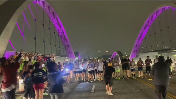 Over a hundred people running from LA to San Diego for a good cause